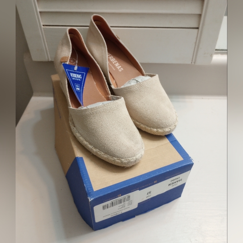 Verbenas Women's Mamen Wedge Sandals New In Box